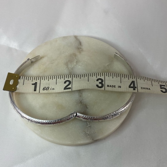 925 STERLING SILVER VINTAGE etched design silver bangle - Picture 6 of 8